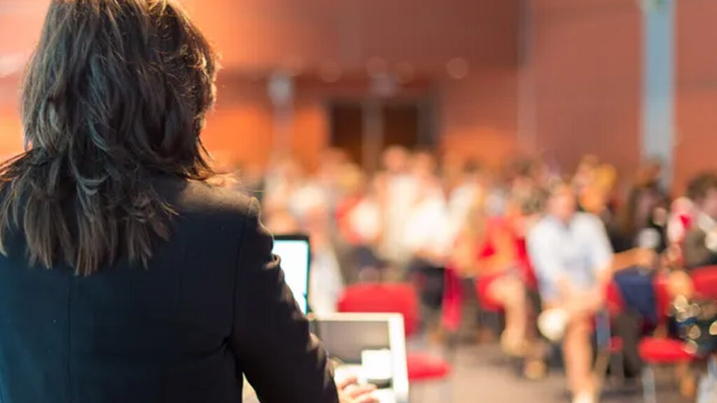 Anna Viesca Sánchez en conferencia
