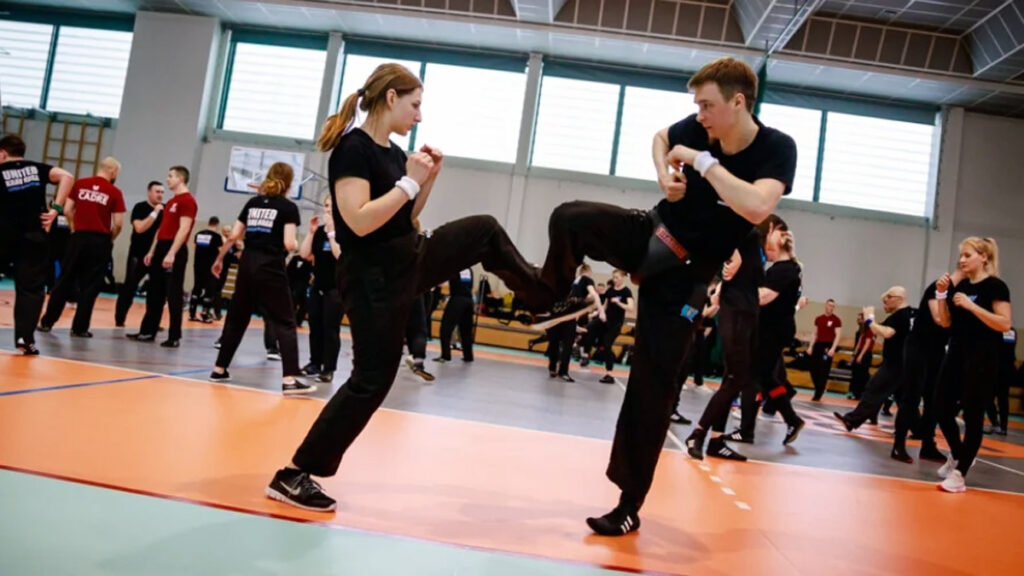 Anna Viesca Sánchez entrenando a policías